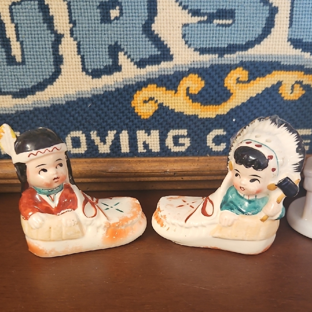 Vintage Ceramic Native American Pair Salt & Pepper Shoes - 1950s